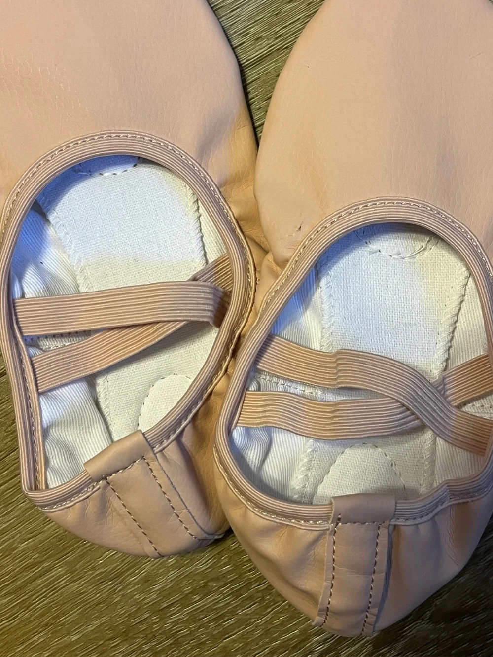 NEW Kids Pink Ballet Slippers with Elastic Strap, size 2 ML